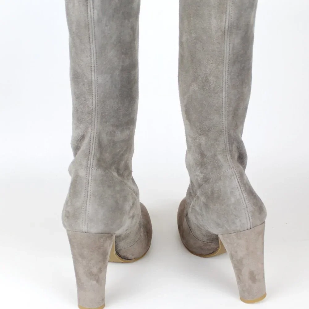 Stuart Weitzman color topo